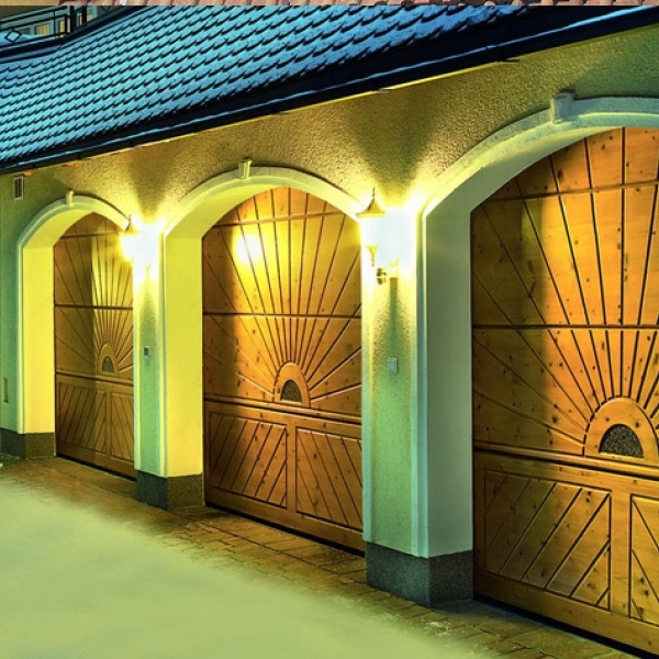 Деревянные гаражные ворота Hormann LTH 42 